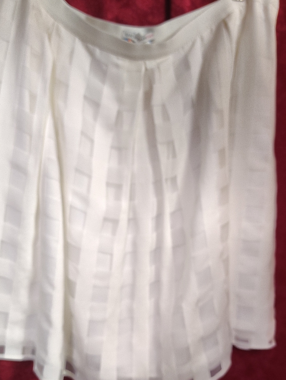 Isaac Mizrahi White Sheer-Check Layered Pleat Blouse